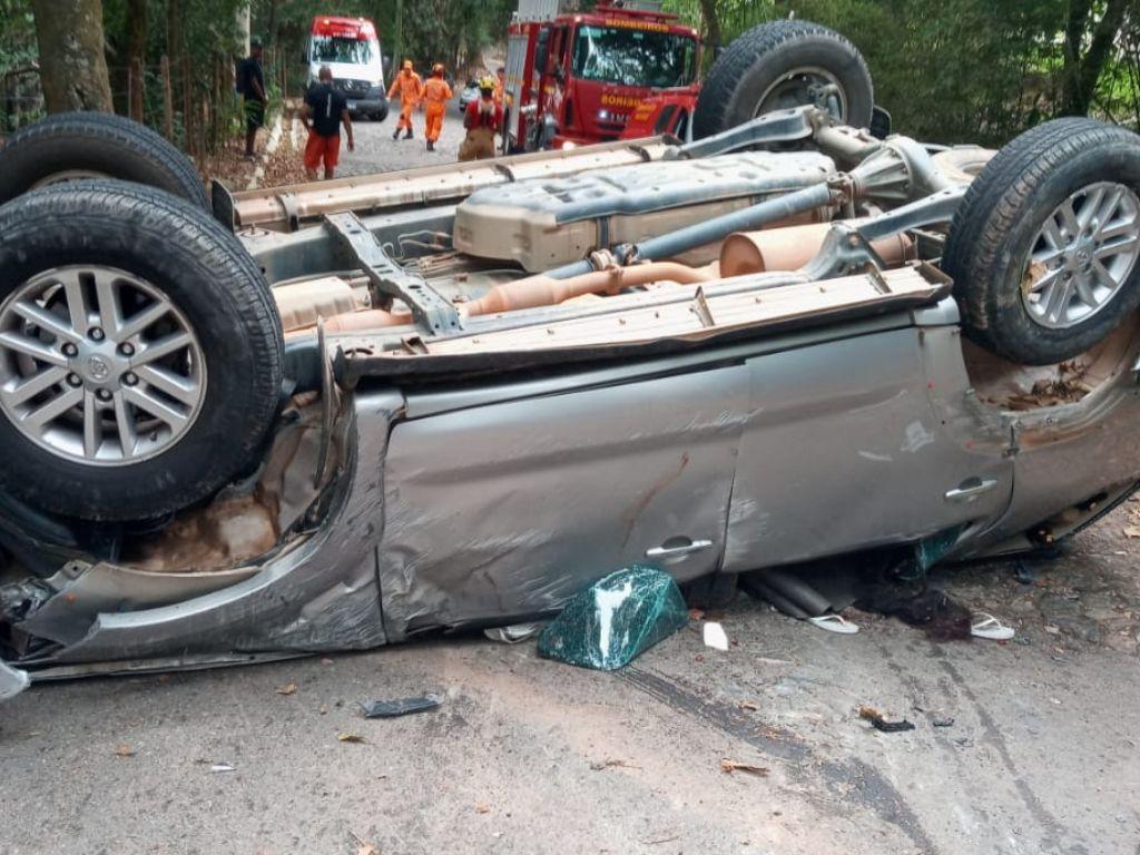 Mulher perde a vida em trágico acidente envolvendo dois veículos no Pico da Ibituruna