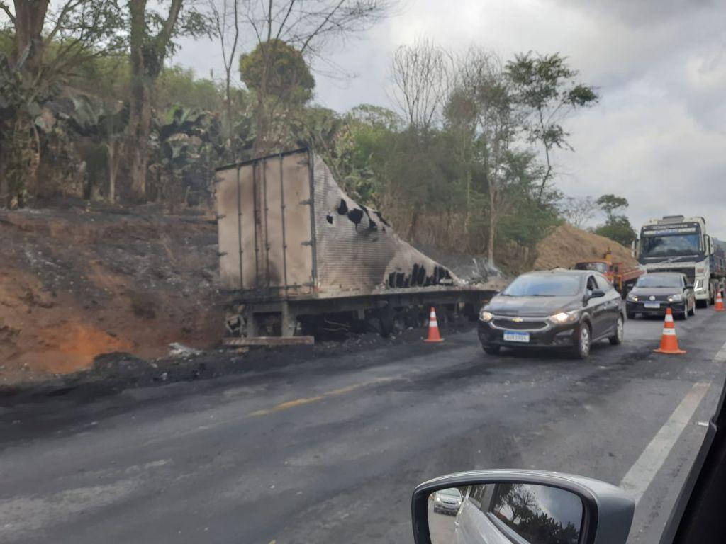 Tragédia na BR-116: Acidente fatal envolvendo carreta e caminhão caçamba tira a vida de quatro pessoas
