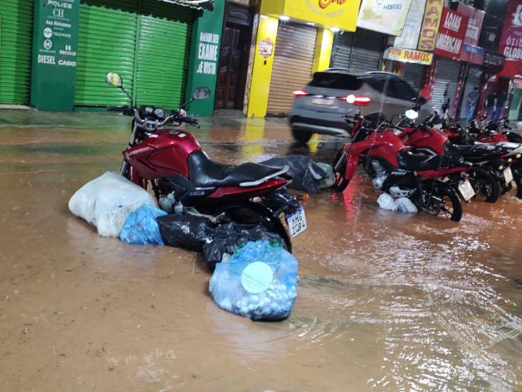 Devastadora tempestade de granizo e chuva intensa deixa maisde 50 famílias desalojadas em Teófilo Otoni