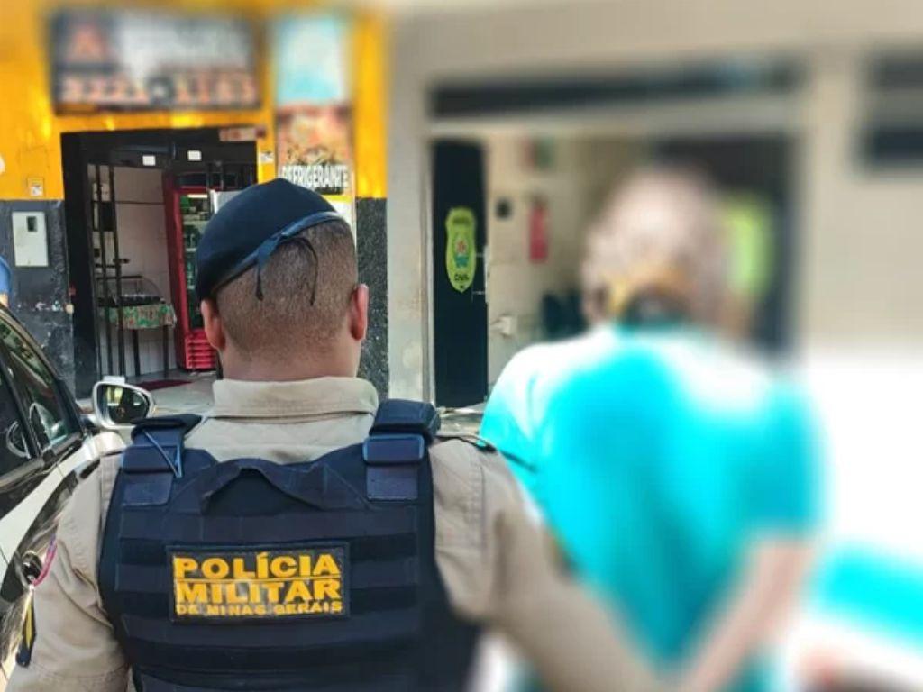 Suspeito de agredir pai idoso por causa de drogas é preso pela polícia
