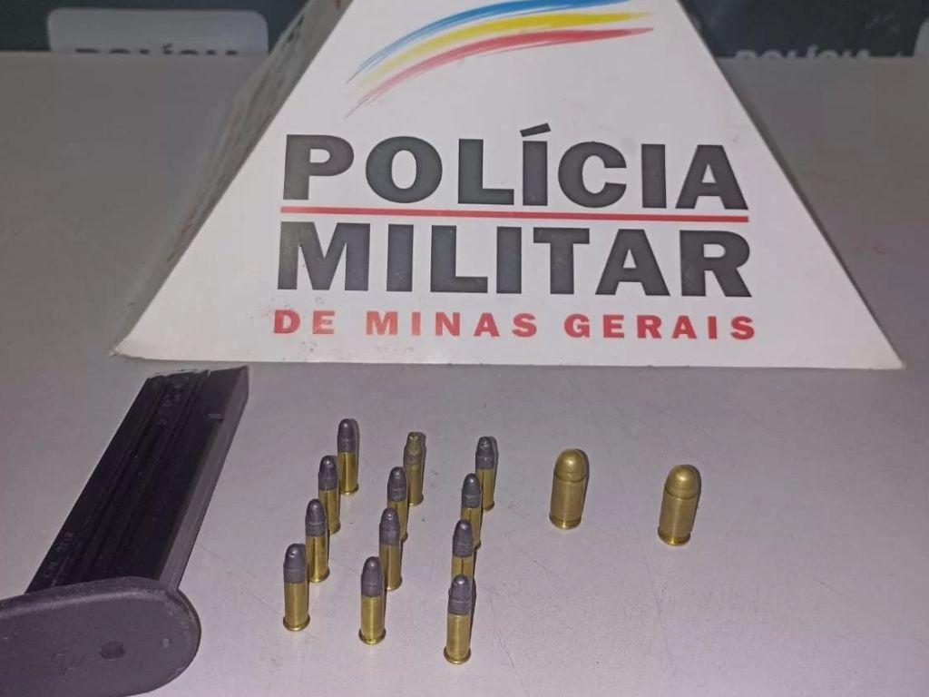 PM apreende munições e carregador de pistola em GV